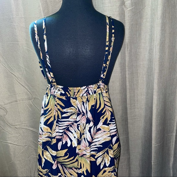 Tropical Maxi Dress - Picture 4 of 8